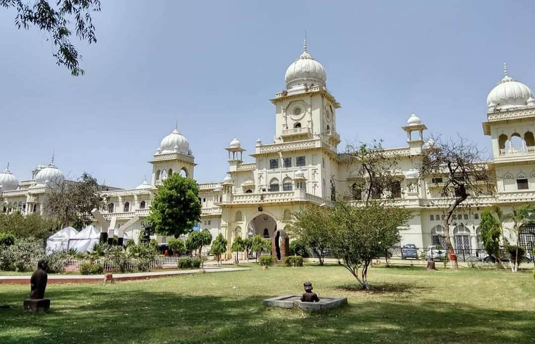 University of Lucknow: Introduction, Vision & Mission, Skill Development, University Highlights, University Ranking, Affiliations, Campus Life, Academic Programs, Admissions, Application Process, Placements, FAQs